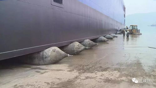 多圖曝光143米“河?！毕滤?，場面霸氣！船舶上排下水氣囊顯神威
